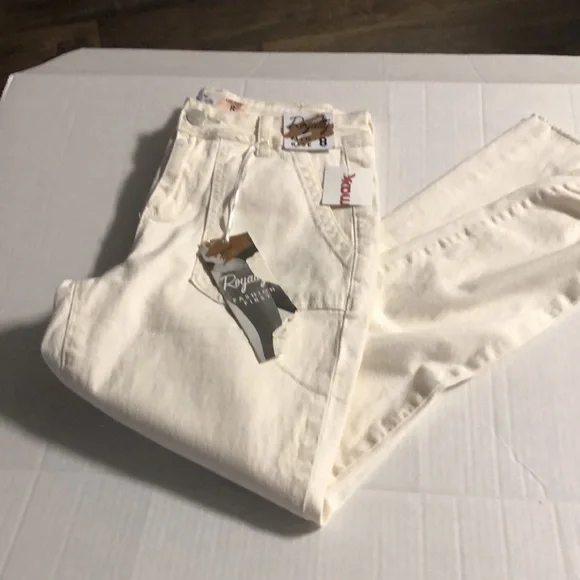 🌻Royalty Mid Rise 8 Beige Jean - Picture 6 of 11